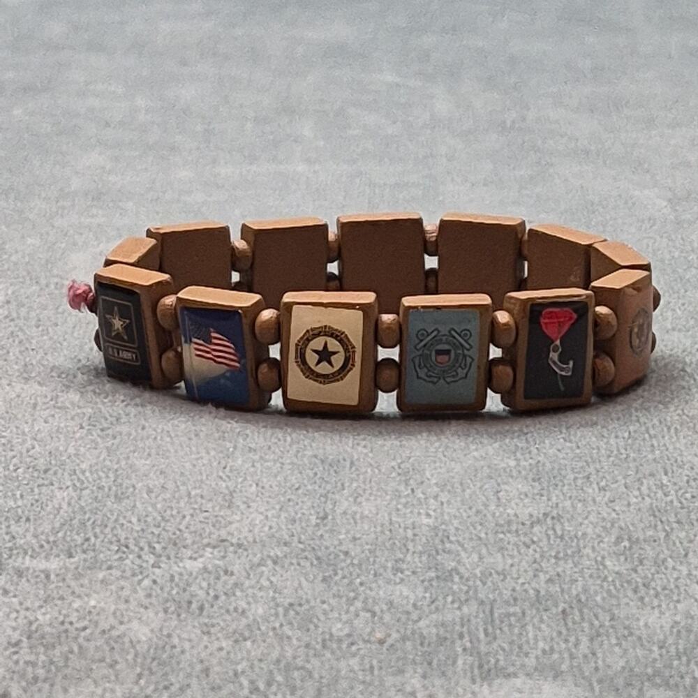 USA Military Wrist Story Bracelet Wood Beads Charms 7” Elastic American Pride